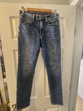 Men''s American Eagle Outfitters Slim Straight Jeans in Medium Blue Wash